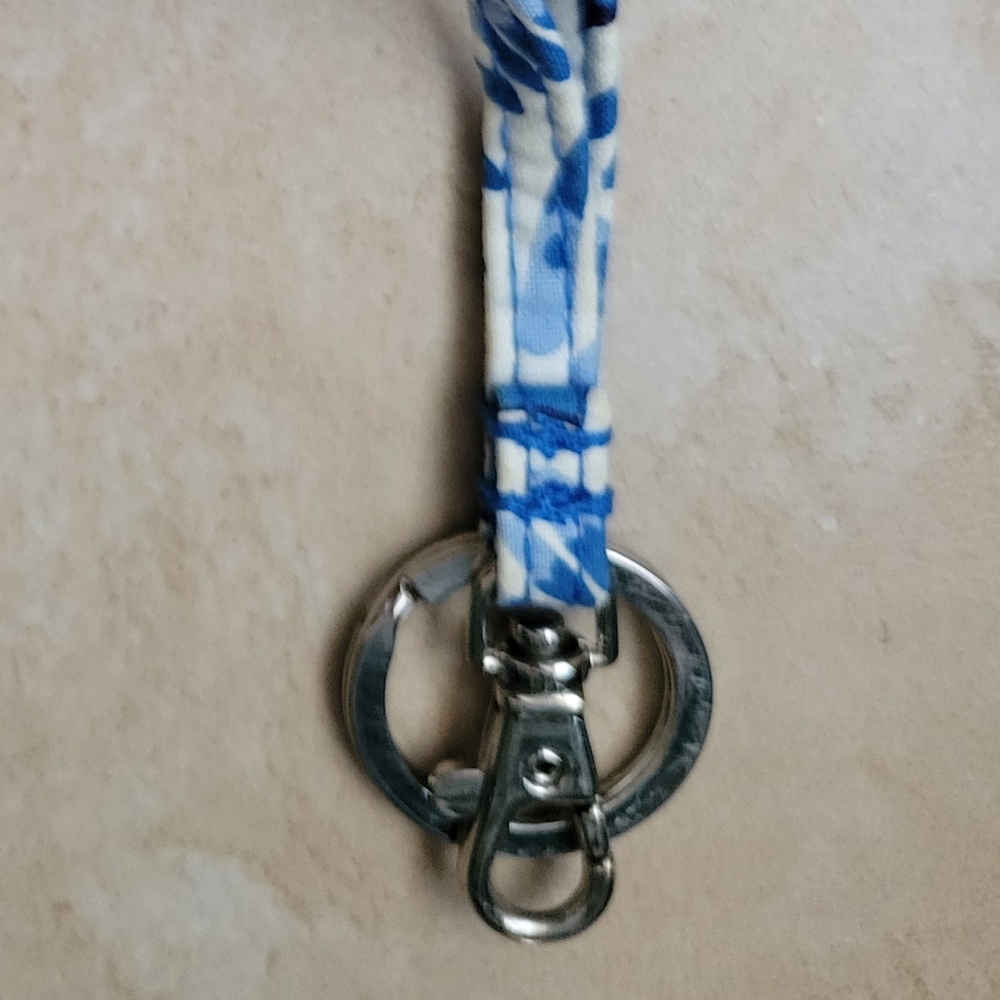 Vera Bradley lanyard - Picture 4 of 4